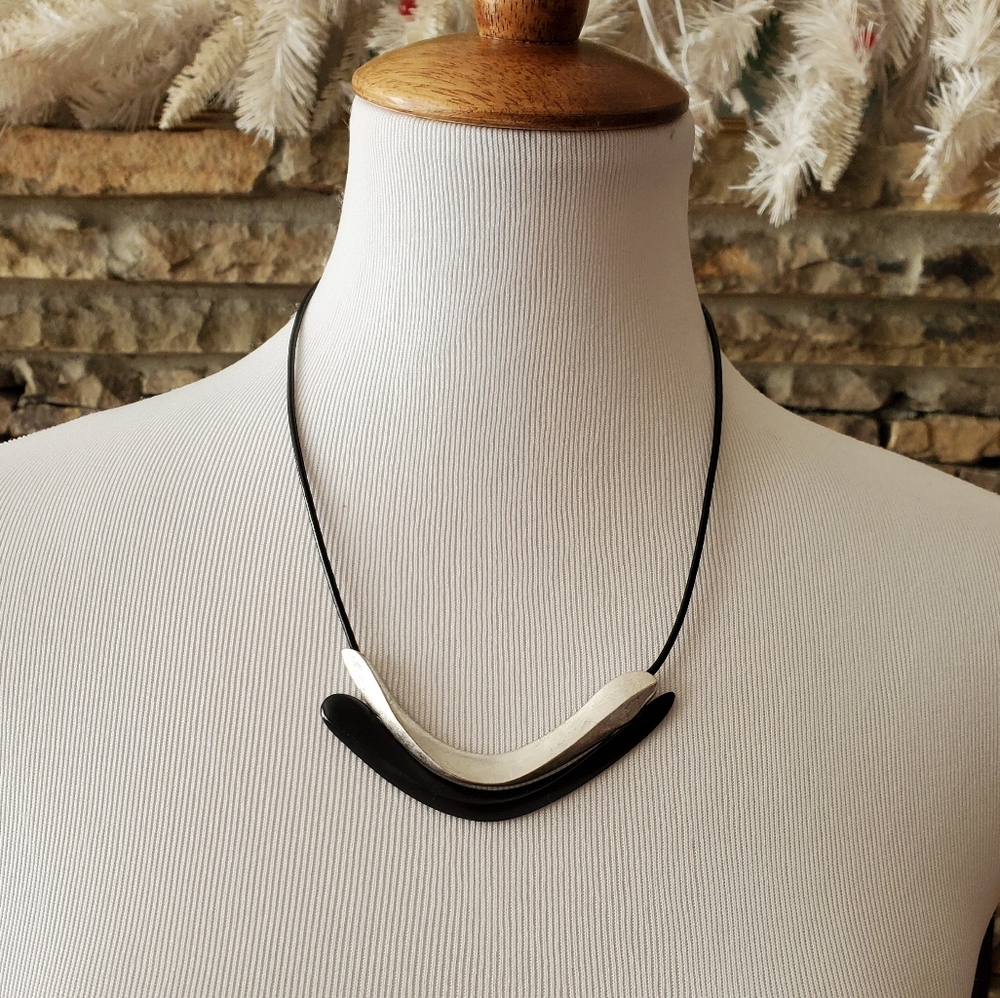 🆕🎁Metal Sculpture Pendant Necklace